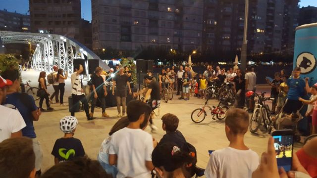 Más de 200 jóvenes participaron ayer en la Ruta Pokémon Bike - 2, Foto 2