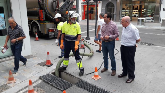 Aguas de Lorca revisa y pone a punto 3.000 imbornales y alcantarillas en nuestro término municipal con el fin de evitar incidencias en caso de fuertes precipitaciones - 1, Foto 1
