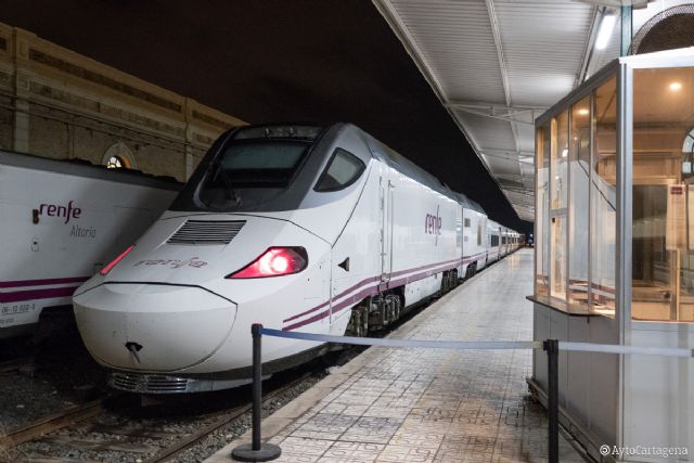 El primer tren híbrido a Madrid sale de Cartagena - 1, Foto 1