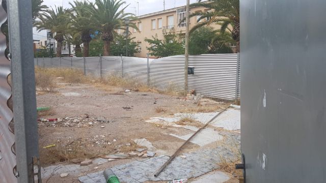 El PSOE exige a Gil Jódar que atienda a los vecinos de Alfonso X y solucione las deficiencias causadas por las chapuzas que cometieron con las obras - 4, Foto 4