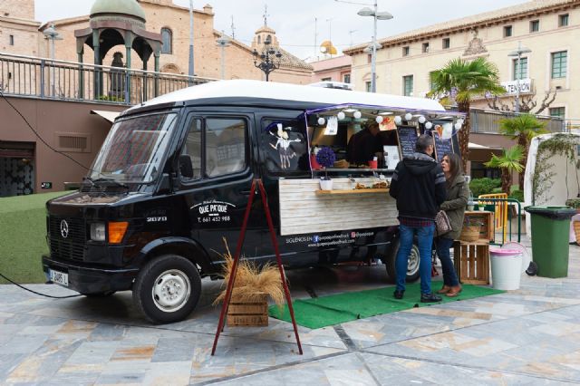 Food trucks Feria de Da 2018, comida especializada sobre ruedas y msica en directo, Foto 4