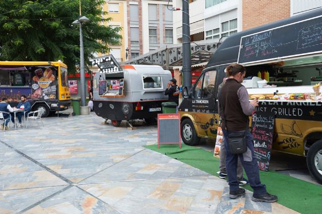 Food trucks Feria de Da 2018, comida especializada sobre ruedas y msica en directo, Foto 5
