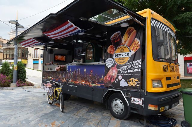 Food trucks Feria de Da 2018, comida especializada sobre ruedas y msica en directo, Foto 6