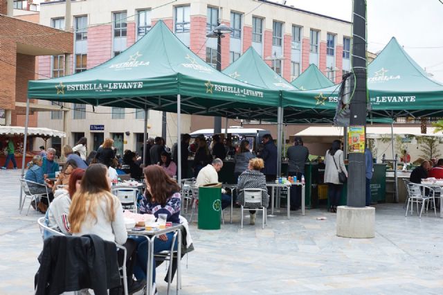 Food trucks Feria de Da 2018, comida especializada sobre ruedas y msica en directo, Foto 7