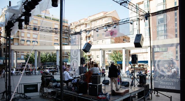 Food trucks Feria de Da 2018, comida especializada sobre ruedas y msica en directo, Foto 8