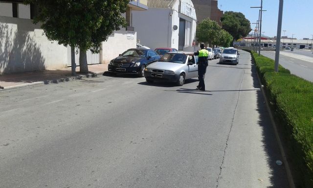 La Policía Local se adhiere a la campaña especial de tráfico para evitar distracciones al volante