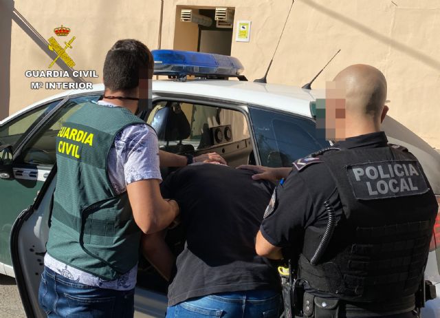 La Guardia Civil esclarece en Cieza un hurto en una vivienda de Barcelona - 1, Foto 1
