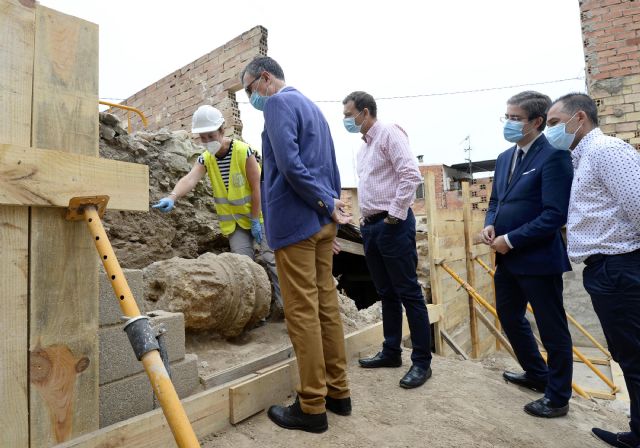 Comienzan los trabajos para la recuperación de la columna romana hallada en Monteagudo - 2, Foto 2