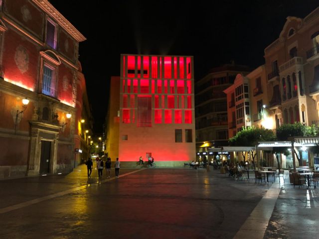 El Ayuntamiento se suma a las reivindicaciones del sector cultural y de eventos iluminando de rojo el edificio anexo - 1, Foto 1