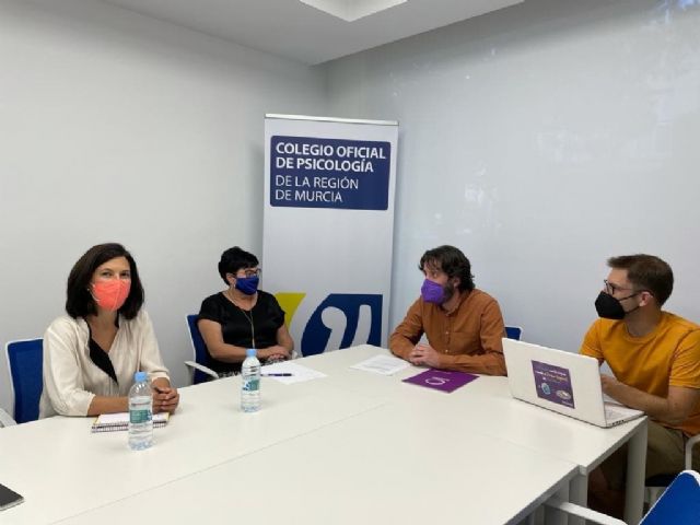 Podemos traslada al Colegio Oficial de Psicologa de la Regin de Murcia su proyecto de Ley de Salud Mental, Foto 1