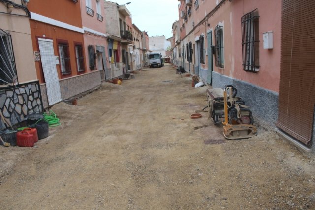    [Entran en su última fase las obras de renovación de servicios y adoquinado mediante plataforma única en la calle Romualdo López Cánovas, Foto 3