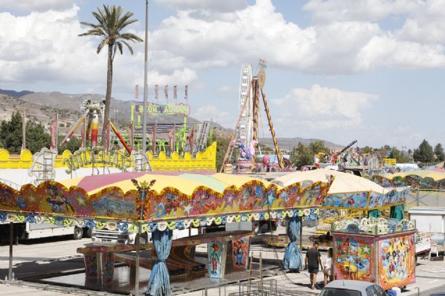 El Ayuntamiento de Lorca vuelve a establecer para esta Feria 2021 el acompañamiento gratuito en las atracciones para los niños con diversidad funcional - 1, Foto 1