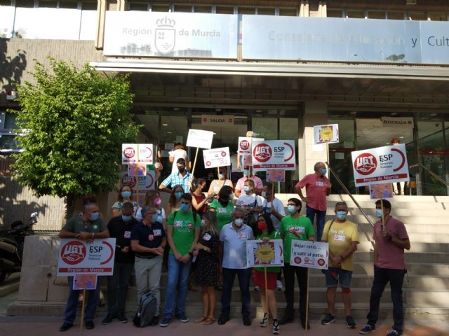 #URGEPLASTAS insta a la consejera Campuzano a  destinar los fondos Covid  a contratar  más  docentes y refuerzos para garantizar la seguridad durante el curso 2021-22 - 1, Foto 1