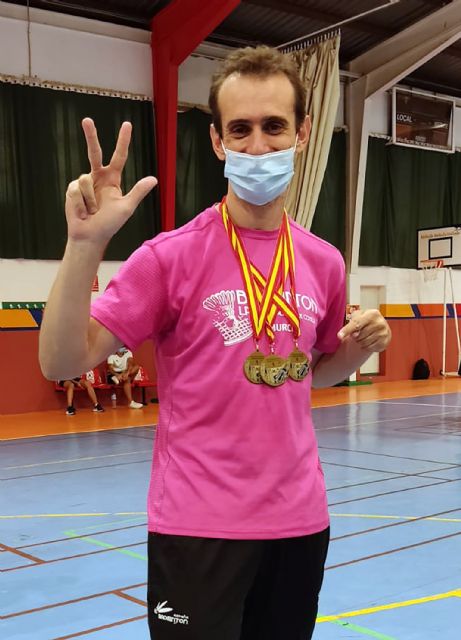 Tres oros, una plata y tres bronces para el Bádminton Las Torres en la prueba de Ronda del circuito nacional sénior - 2, Foto 2