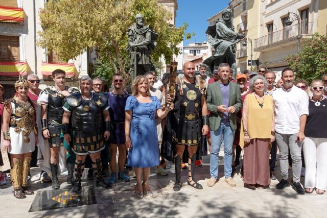 Carthagineses y Romanos marchan desde Caravaca de la Cruz con la llama que enciende la gran fiesta del Mediterráneo - 1, Foto 1