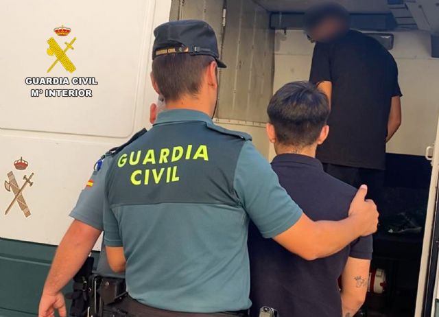 La Guardia Civil detiene en Cehegín a dos jóvenes dedicados a cometer robos con violencia en viviendas - 2, Foto 2