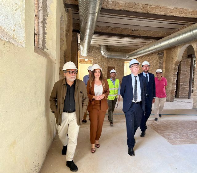 Jaume Plensa visita la Cárcel Vieja y deja su huella en el Libro de Oro del Ayuntamiento de Murcia - 3, Foto 3