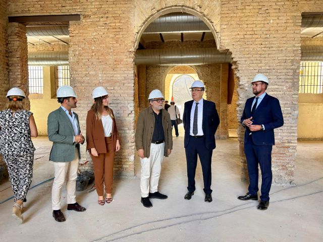 Jaume Plensa visita la Cárcel Vieja y deja su huella en el Libro de Oro del Ayuntamiento de Murcia - 4, Foto 4