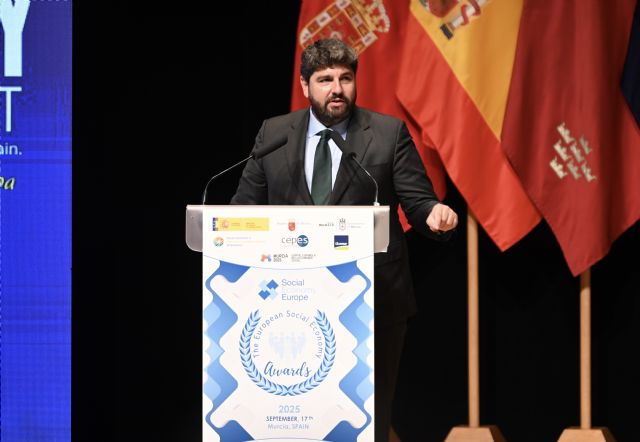 López Miras clausura los Premios Europeos de Economía Social que reconocen los planes de apoyo de la Región de Murcia a este sector - 1, Foto 1