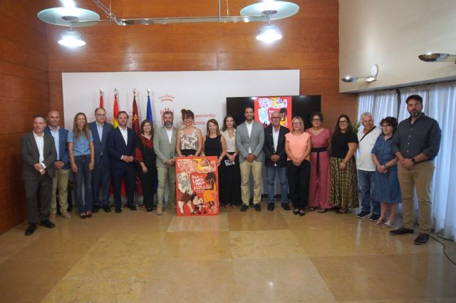 Julia Navarro y Máximo Huerta llegan en octubre a la Feria del Libro de Murcia - 2, Foto 2