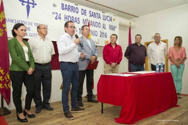 Donados 1.165 euros a las asociaciones del Cáncer y de la Virgen de los Desamparados - 2, Foto 2