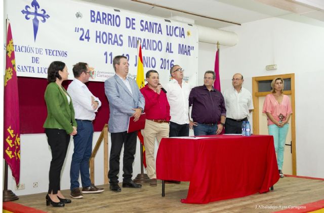 Donados 1.165 euros a las asociaciones del Cáncer y de la Virgen de los Desamparados - 3, Foto 3