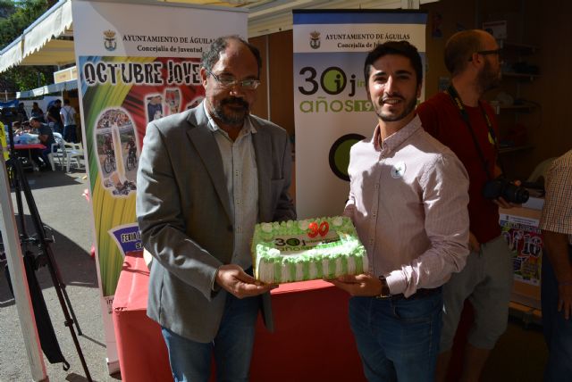 Más de treinta entidades se congregaron en la Plaza de Antonio Cortijos durante la Feria de Asociaciones 2016 - 1, Foto 1