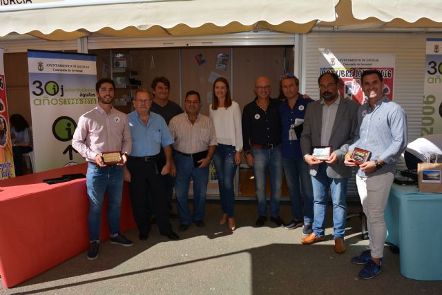 Más de treinta entidades se congregaron en la Plaza de Antonio Cortijos durante la Feria de Asociaciones 2016 - 3, Foto 3