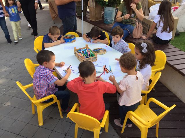 La Plaza del Comercio de Las Torres de Cotillas se llena una vez más de clientes - 1, Foto 1