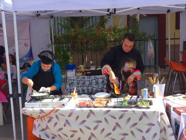 La Plaza del Comercio de Las Torres de Cotillas se llena una vez más de clientes - 5, Foto 5