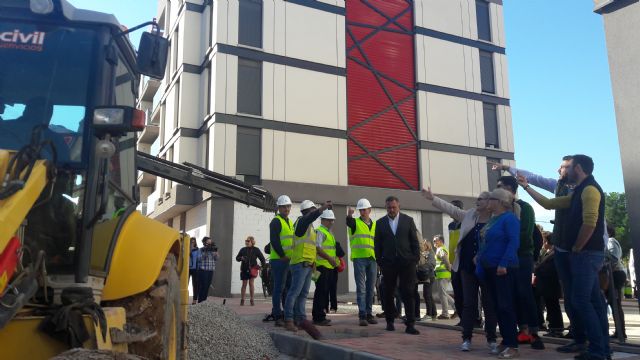 El avance en las obras de urbanización del barrio de San Fernando permitirá a los vecinos acceder a sus pisos en pocos días para iniciar su equipamiento - 2, Foto 2