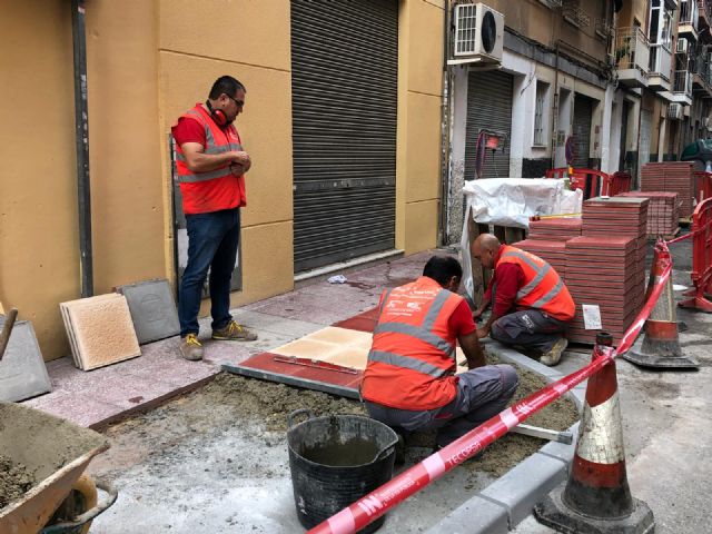 Infraestructuras realiza obras en San Antolín a petición de los vecinos y asociaciones del barrio - 1, Foto 1