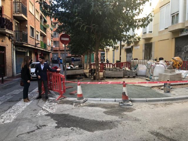 Infraestructuras realiza obras en San Antolín a petición de los vecinos y asociaciones del barrio - 2, Foto 2