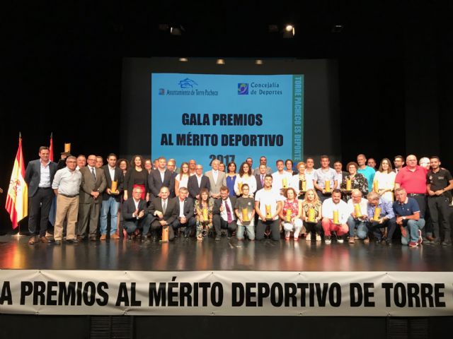 Deportistas de Torre Pacheco reciben un reconocimiento en la II Gala del Deporte Premios al Mérito Deportivo Torre Pacheco 2017 - 1, Foto 1