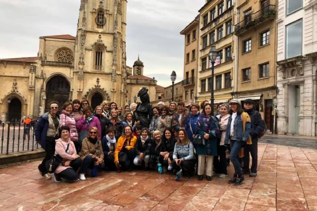 Los clubes de lectura de las Bibliotecas Municipales de Cartagena participan en un encuentro literario con la ganadora del Premio Princesa de Asturias de las Letras - 1, Foto 1