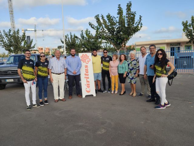 FAGA recauda más de 1.000 kilos de alimentos para Cáritas en la I Quedada de Vehículos multimarca - 2, Foto 2