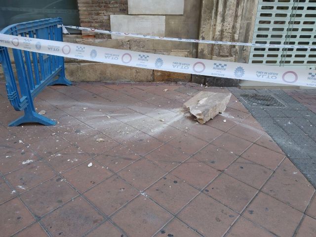 Huermur denuncia la caída de cascotes del edificio de los Nueve Pisos - 2, Foto 2