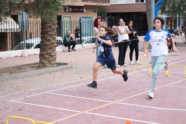 Cerca de medio centenar de menores han participado en el programa ´Atletismo en la calle´ que ha llegado hoy a su fin en La Viña - 3, Foto 3