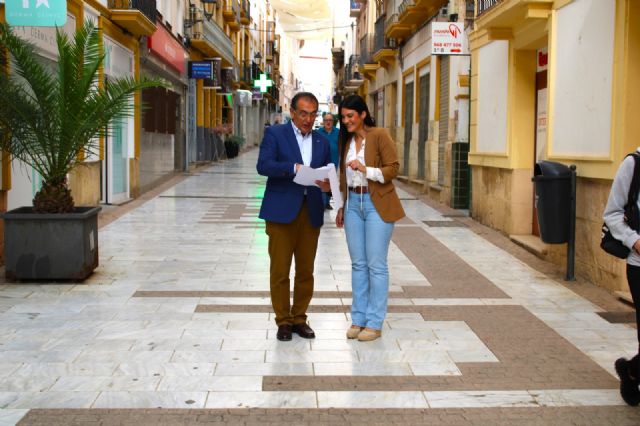 El descenso de las temperaturas lleva al Ayuntamiento a planificar la retirada de los toldos para la próxima semana - 5, Foto 5