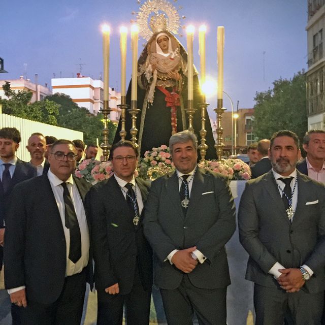El rezo del Santo Rosario reúne a los fieles en torno a Nuestra Señora del Desconsuelo - 2, Foto 2