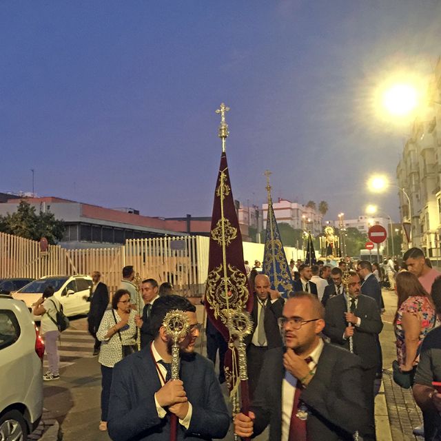 El rezo del Santo Rosario reúne a los fieles en torno a Nuestra Señora del Desconsuelo - 4, Foto 4