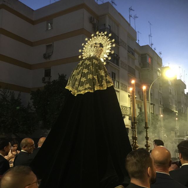 El rezo del Santo Rosario reúne a los fieles en torno a Nuestra Señora del Desconsuelo - 5, Foto 5