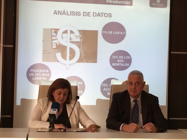 Treinta trabajadores municipales se forman en prevención de accidentes laborales de tráfico - 1, Foto 1