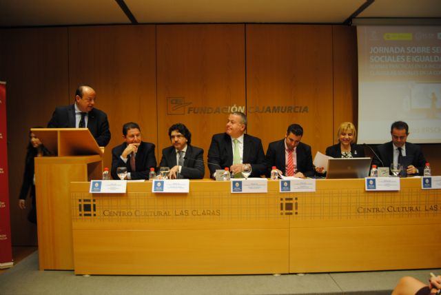 El delegado clausura la Jornada sobre Buenas prácticas en la incorporación de cláusulas sociales en la contratación - 1, Foto 1