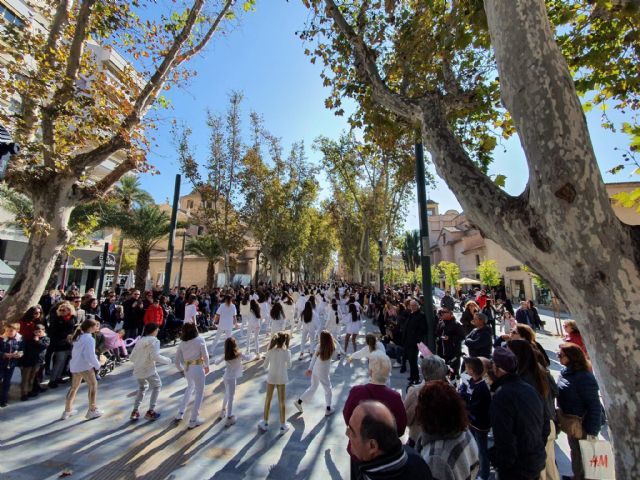 Miles de personas toman la Avenida Alfonso X en su primer día como paseo totalmente peatonal - 1, Foto 1