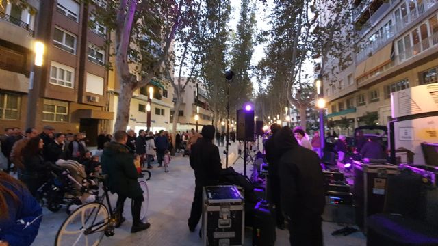Miles de personas toman la Avenida Alfonso X en su primer día como paseo totalmente peatonal - 4, Foto 4