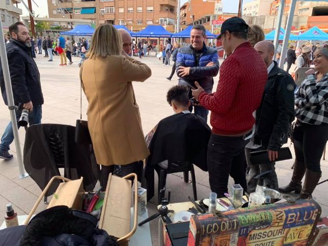 Cortes de pelo solidario en beneficio de Afade - 2, Foto 2