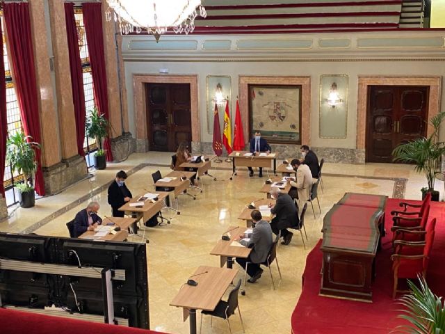 Alcalde y portavoces acuerdan no aplicarse la subida del 0,9% del sueldo prevista en 2021 y destinarlo al Banco de Alimentos del Segura - 2, Foto 2