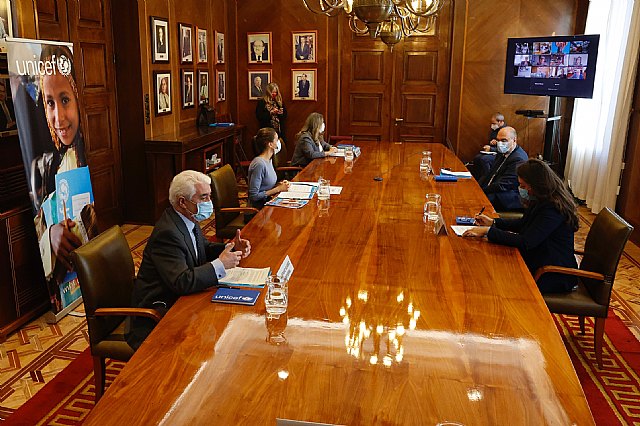 S.M. la Reina preside una reunión de trabajo para abordar la respuesta de UNICEF a los desafíos que afronta la infancia ante la COVID-19 - 2, Foto 2