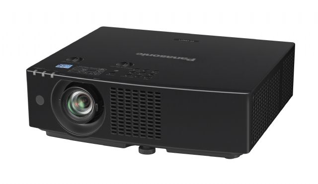 Panasonic presenta el proyector LCD con objetivo no intercambiable más ligero y compacto del mundo en la categoría de 7000 lm - 1, Foto 1